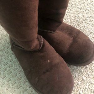 BROWN UGG BOOTS